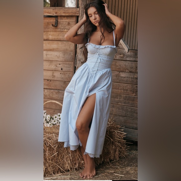 House of CB Jaime dress. Plus cup - Picture 9 of 10